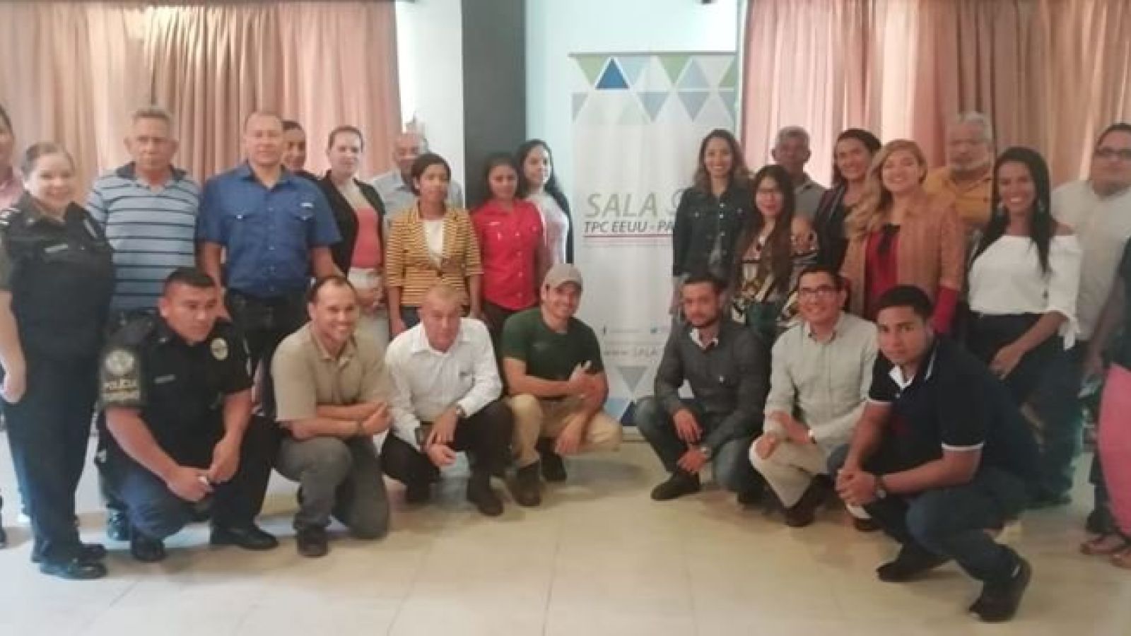 foto de noticia SALA-SEEM Organiza: Reunión de divulgación y taller con organizaciones ambientales, miembros de la comunidad, operadores de turismos, abogados y estudiantes en Santiago de Veraguas